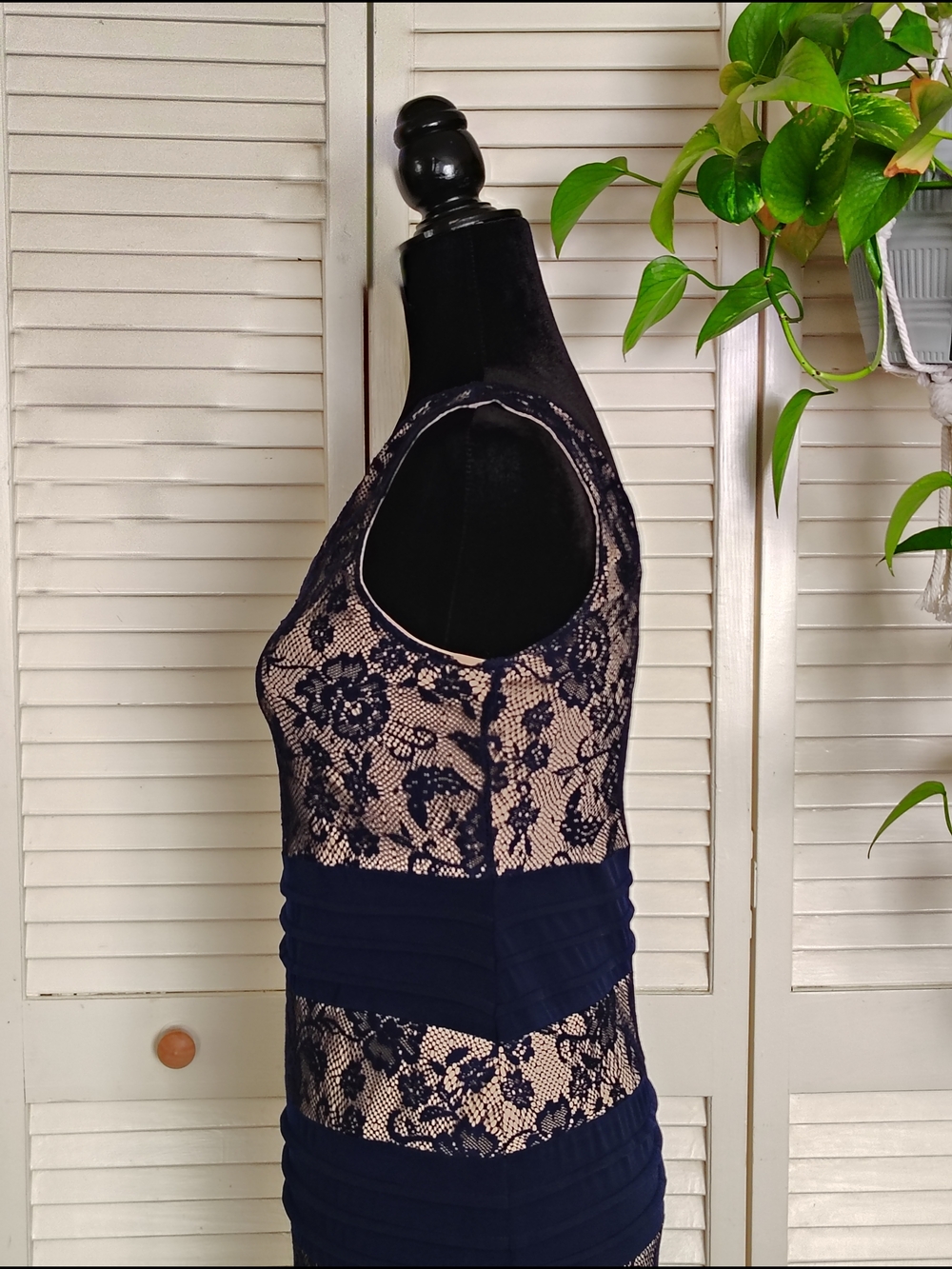 Candalite Petite Navy Blue Stretch Lace V-Neck Maxi Dress Size PM – Like New - Picture 5 of 13